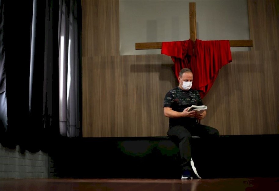 Pastor curado da Covid-19 celebra volta para casa na Páscoa: 