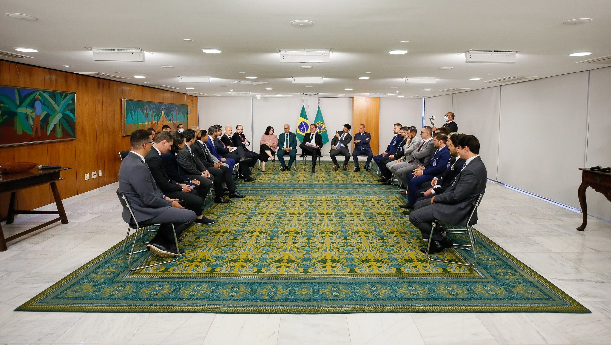 Pastores se reúnem com Bolsonaro para orar e falar “sobre a Igreja e o Brasil”