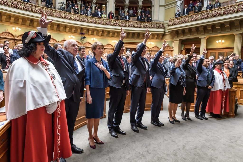 Suíça: Parlamentares cristãos suspendem lei de casamento gay até realização de referendo