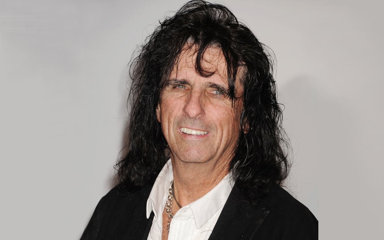 Alice Cooper ajuda jovens envolvidos com drogas: ‘O Senhor nos disse para fazer isso’