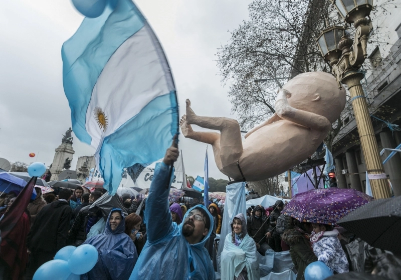 Juiz federal anula lei que permite aborto na Argentina