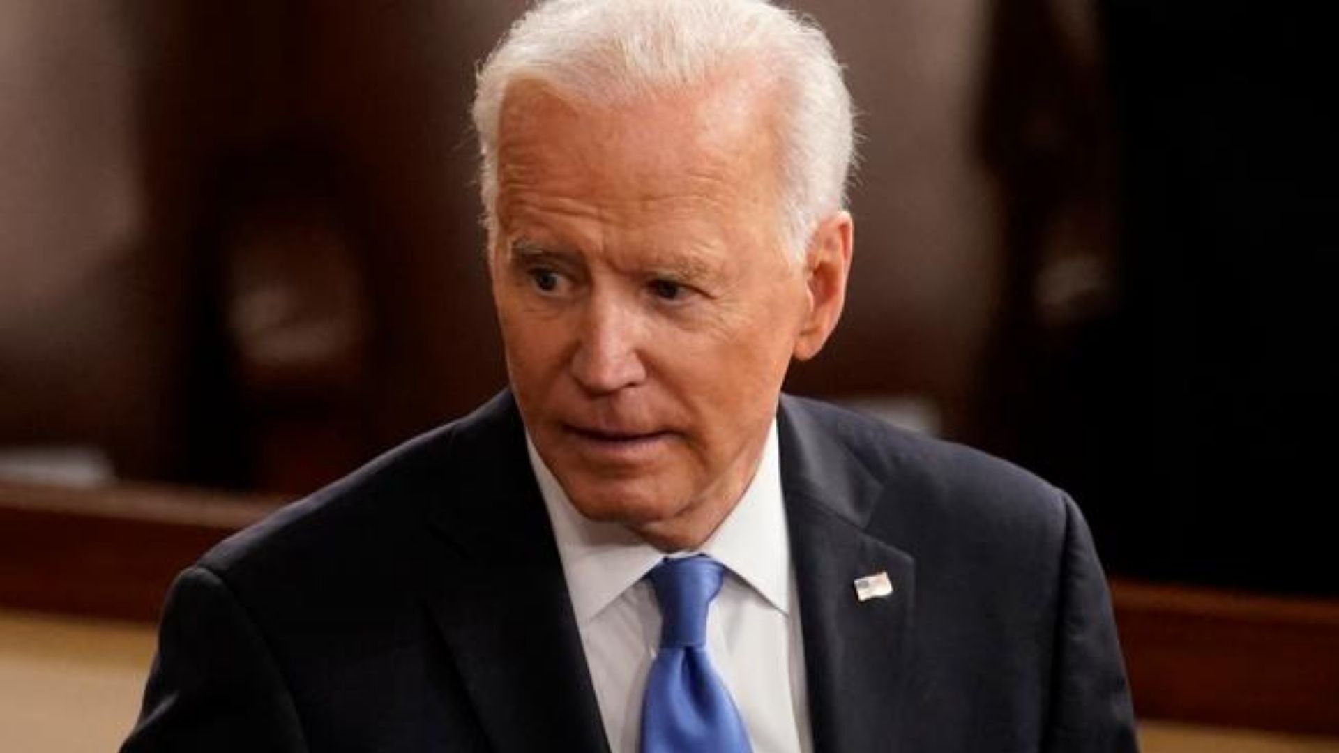 Citando liberdade religiosa, juiz impede Biden de obrigar médicos a fazer cirurgia trans