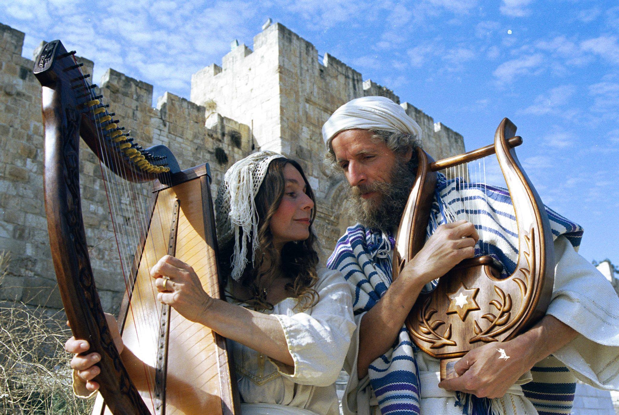Harpas feitas para o Terceiro Templo são destruídas no grande incêndio em Jerusalém