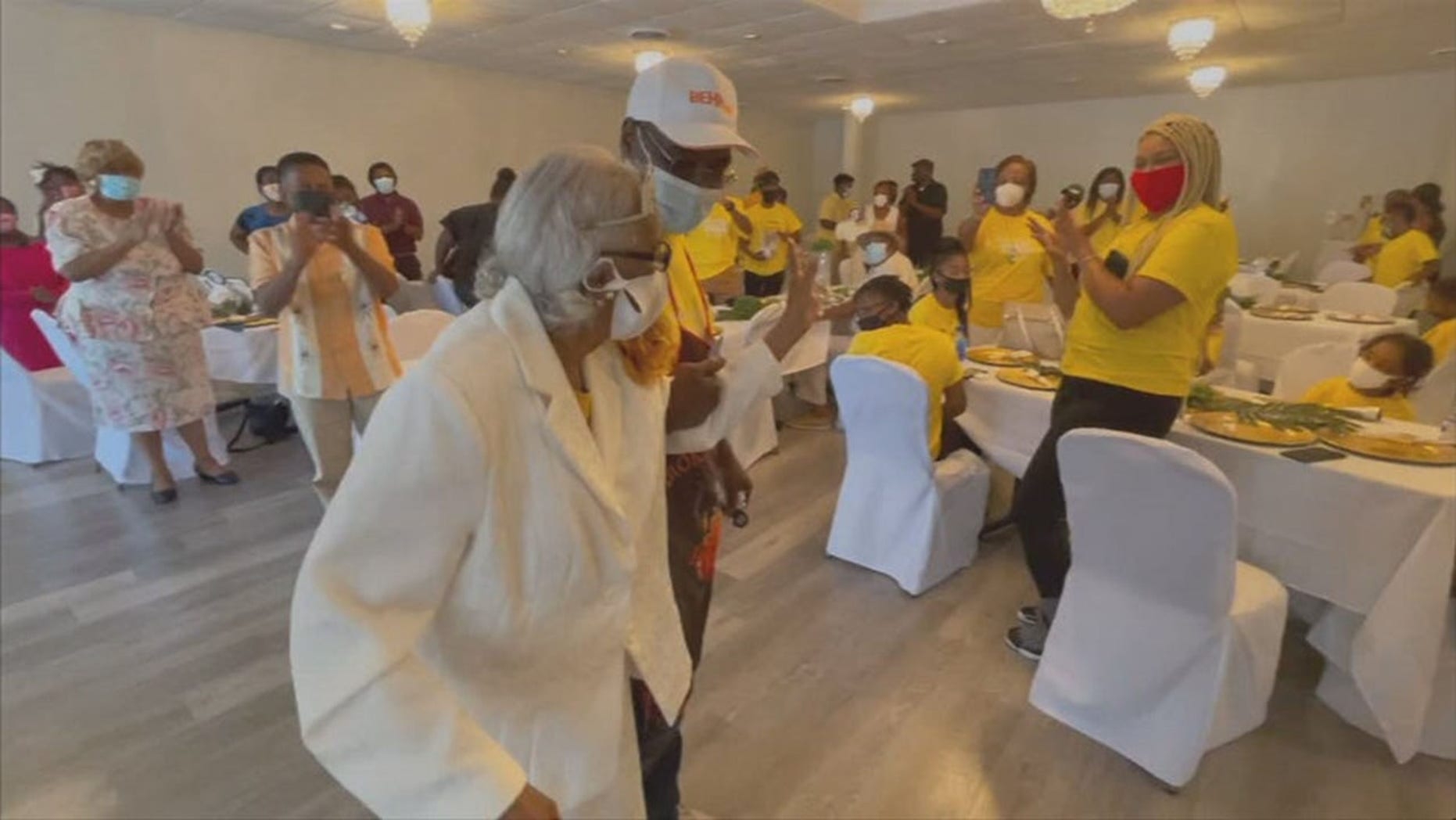 Mulher faz 100 anos e diz que ‘servir ao Senhor’ é segredo de longevidade