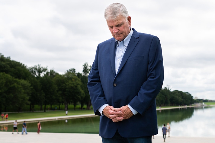 Franklin Graham faz apelo por um milagre no Afeganistão: “Precisamos orar”