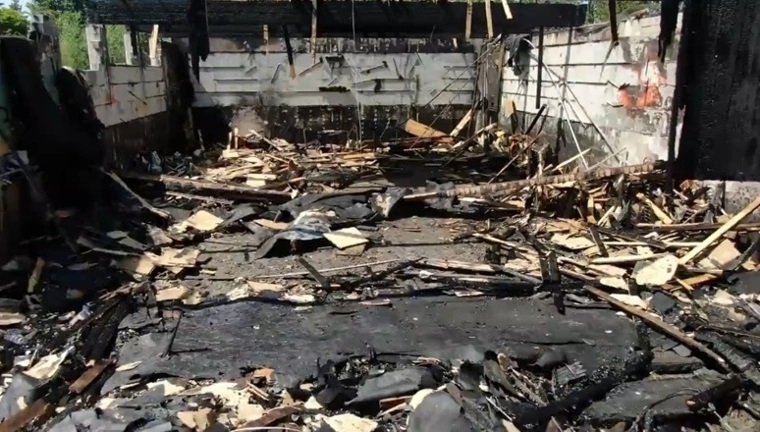 Fiéis doam US$ 700 mil para reconstruir igreja queimada em onda de incêndios criminosos 