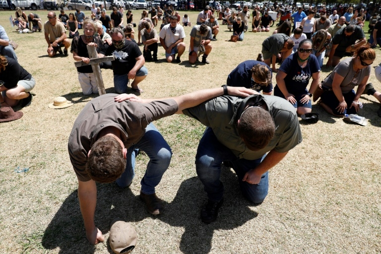Agricultores se reúnem para orar por colheitas: “Deus é o dono da terra”