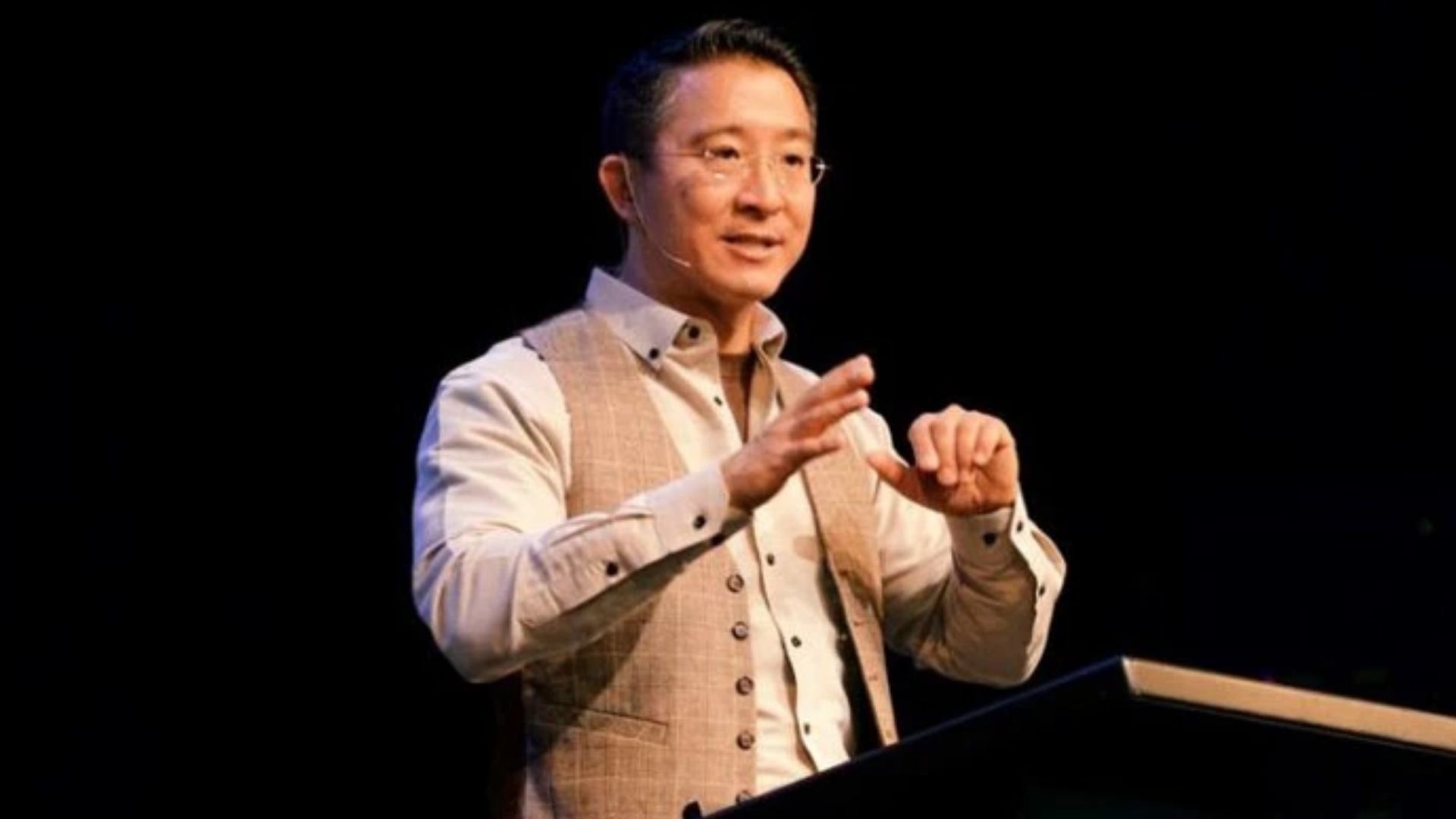 “Eu escolhi Jesus em vez da homossexualidade”, diz professor de Instituto Bíblico