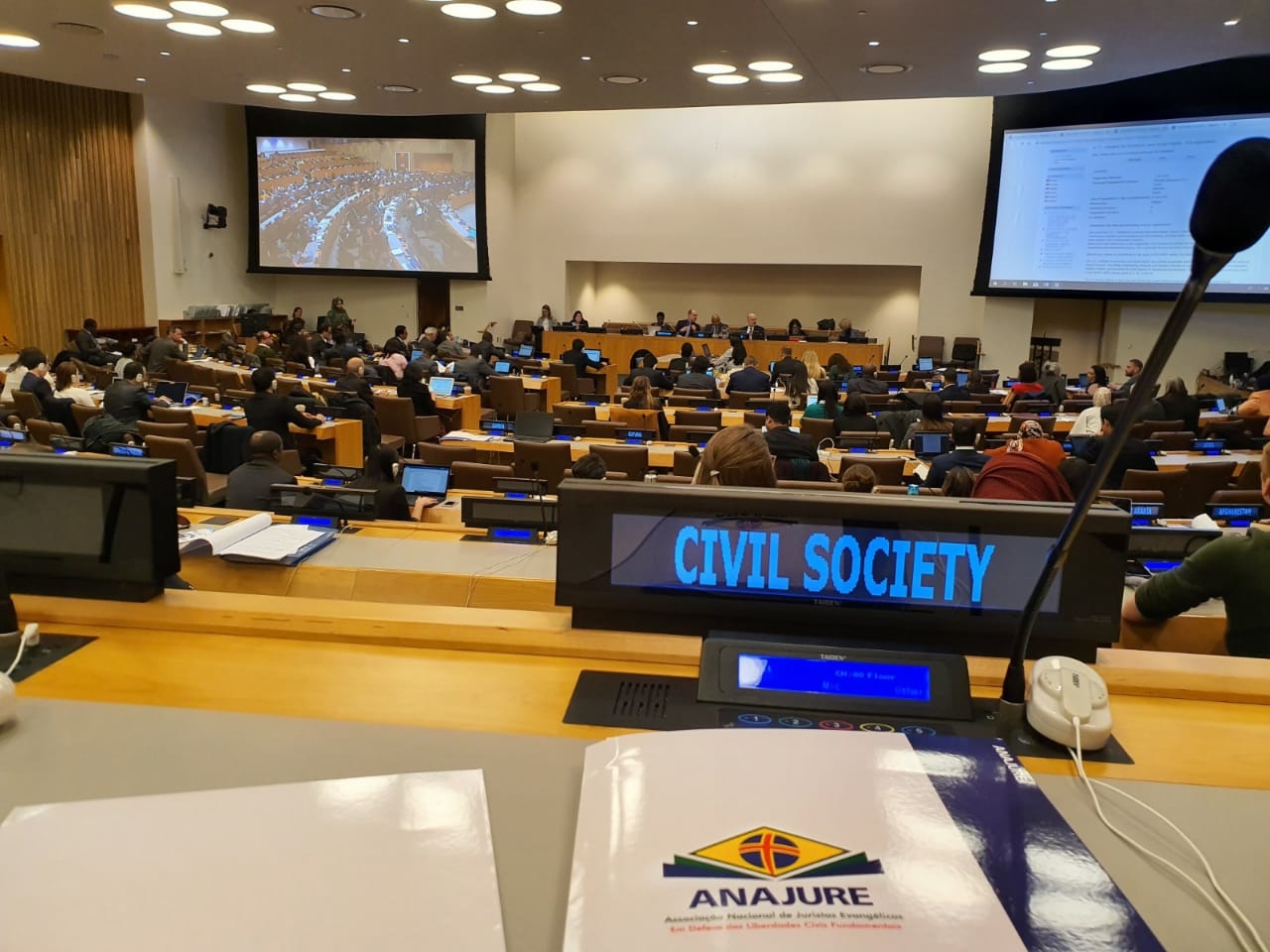 A presença das organizações confessionais na esfera pública