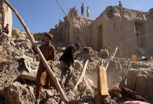 Cristãos entram clandestinamente no Afeganistão para ajudar após terremoto