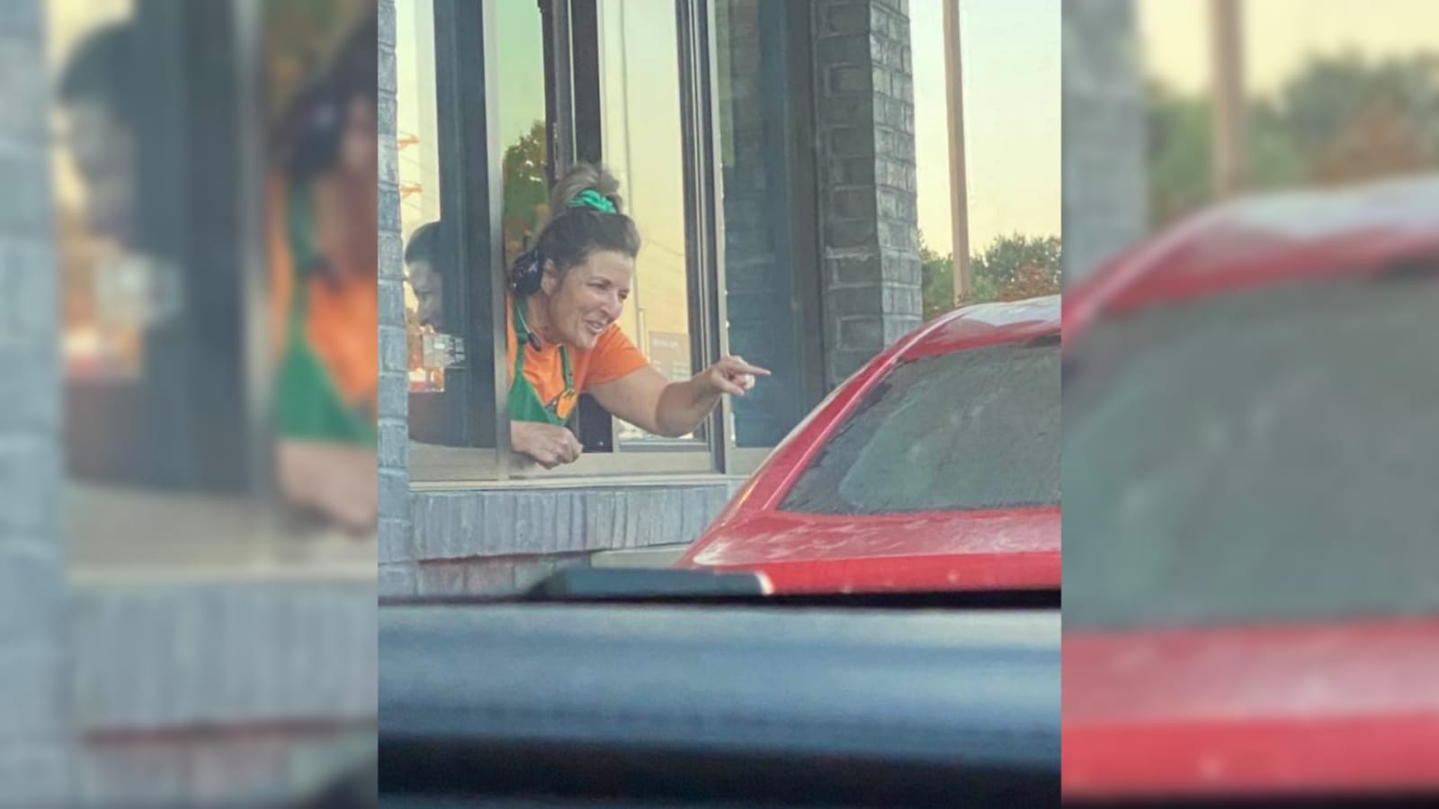 Atendente do Starbucks ora por cliente e inspira: “Ousadia na fé”