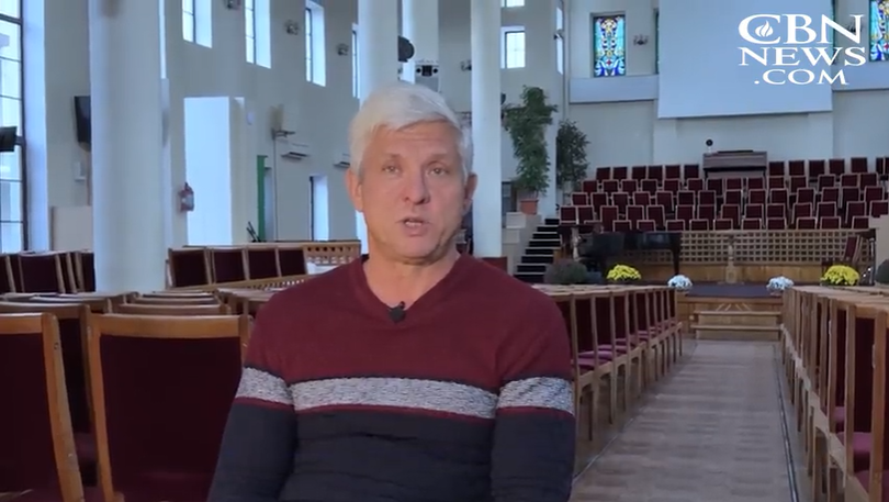 Pastor ucraniano é libertado milagrosamente de prisão russa: “Deus está cuidando de nós”
