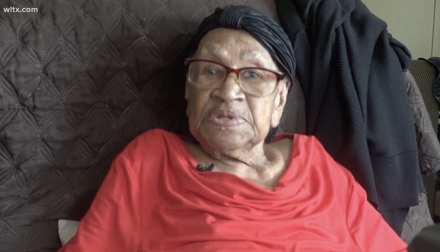 'Eu faço o que a Bíblia me diz': Mulher de 107 anos dá crédito a Deus pela longevidade
