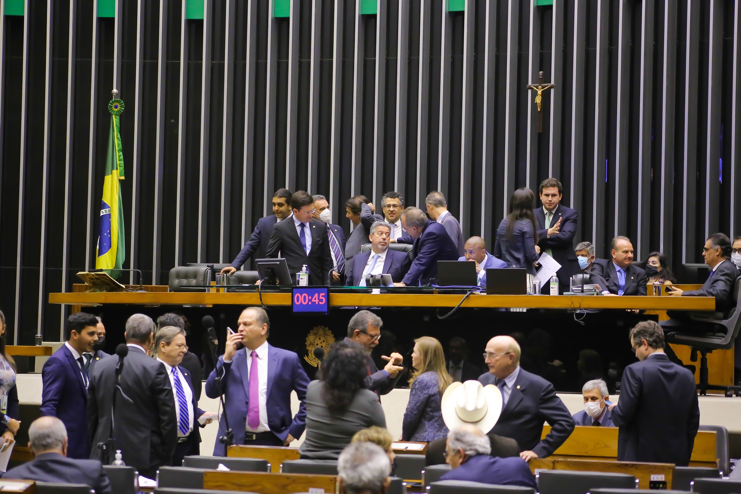 Câmara dos Deputados torna pedofilia crime hediondo no Brasil