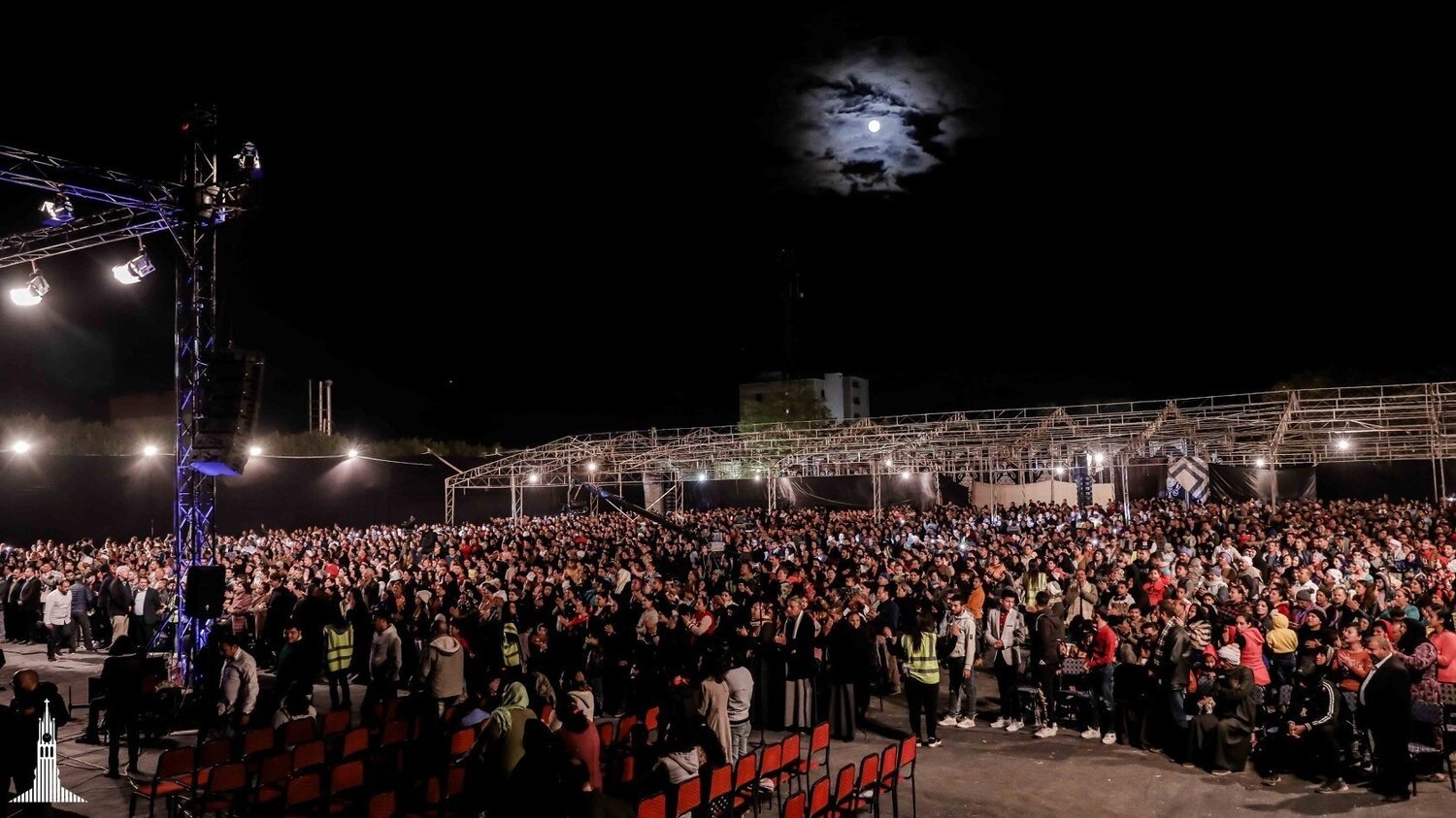 Mais de 3.800 pessoas se rendem a Jesus no Egito, em evento evangelístico