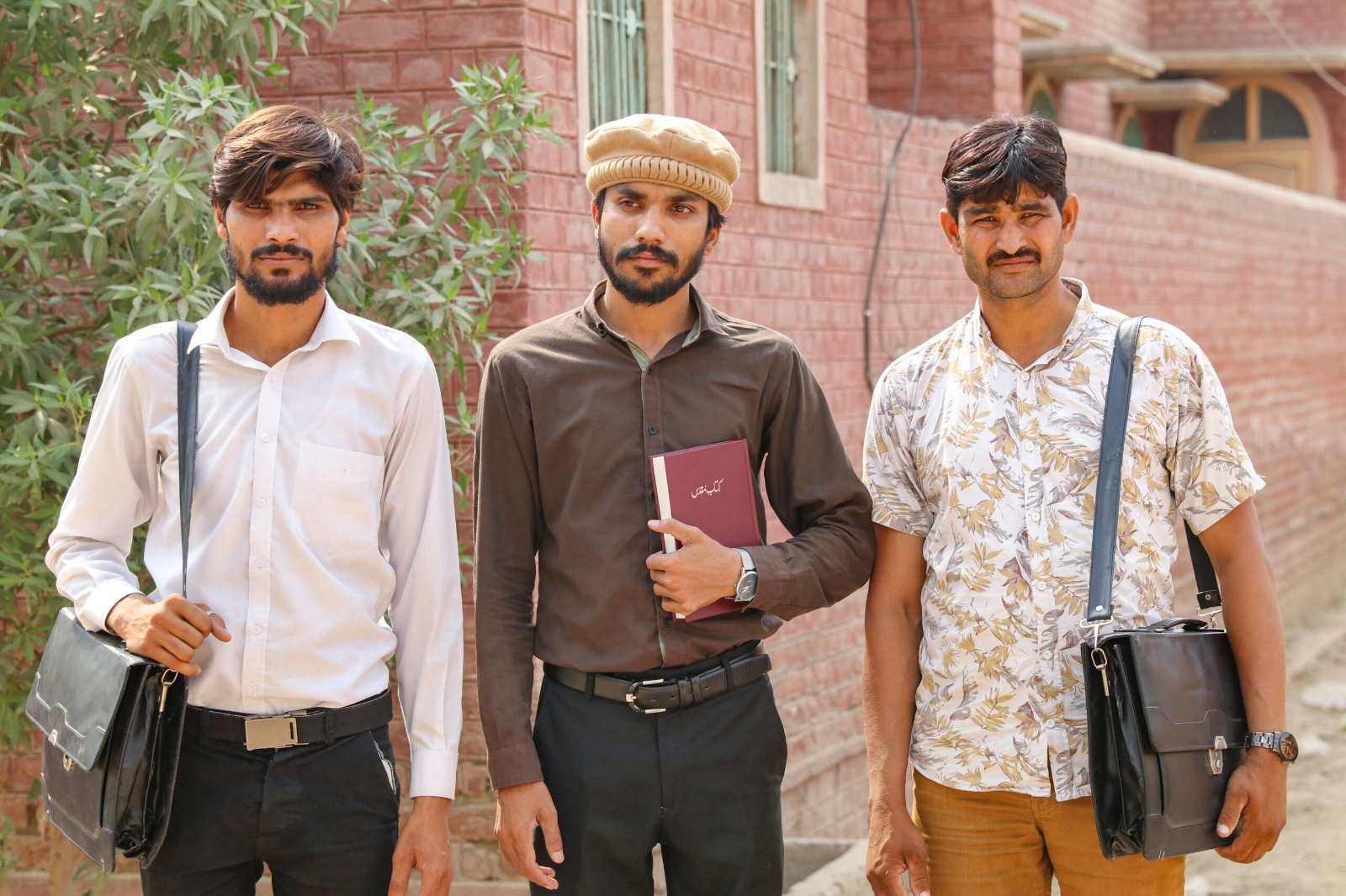 Evangelistas são soltos de prisão após oração e jejum: “Deus nos respondeu”