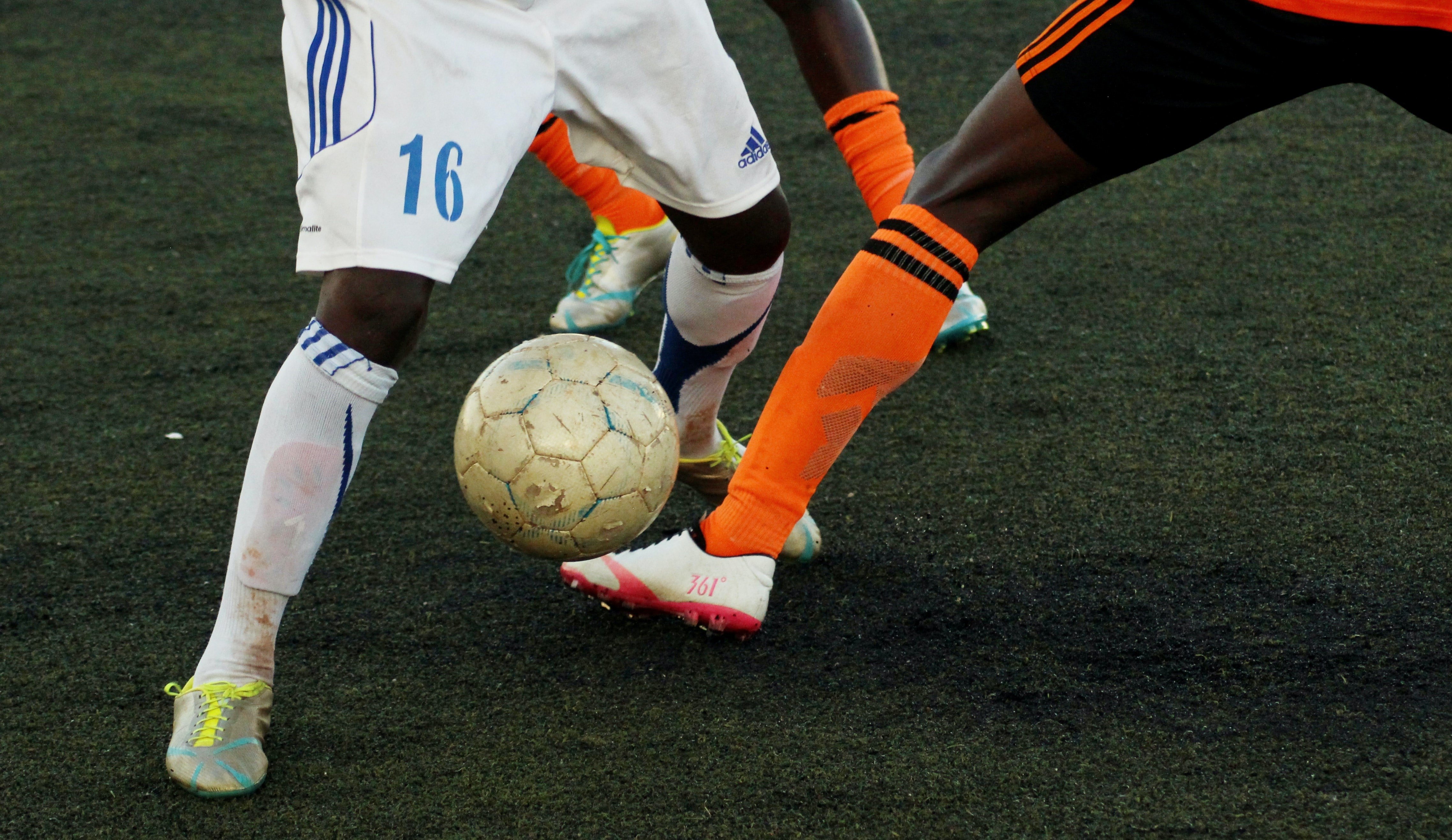 Jogadores de times franceses se recusam a usar camisa LGBT: "Crenças pessoais"