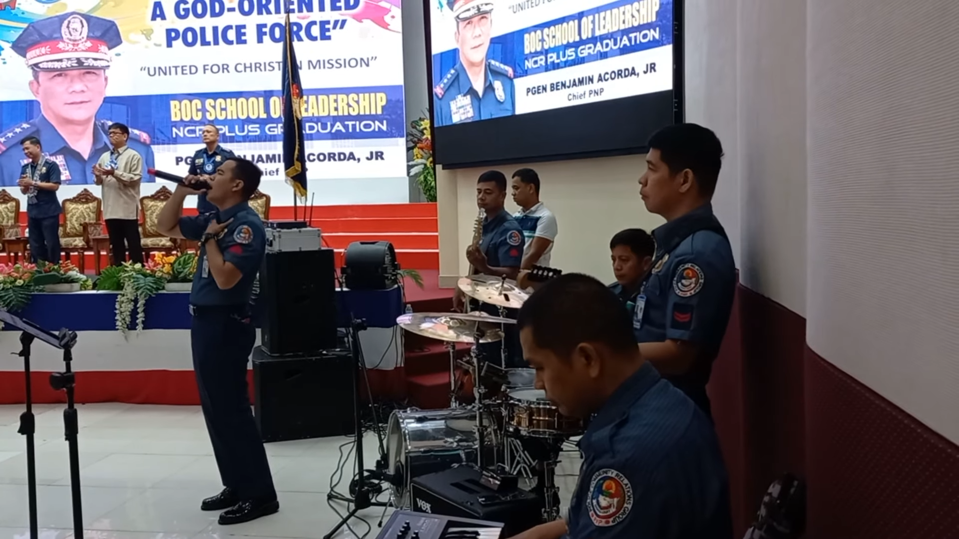 Policiais cristãos filipinos levam colegas a conhecer Jesus
