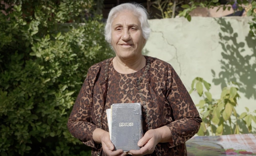 Iraquiana foge do Estado Islâmico com Bíblia na mão: “É tudo o que tenho”