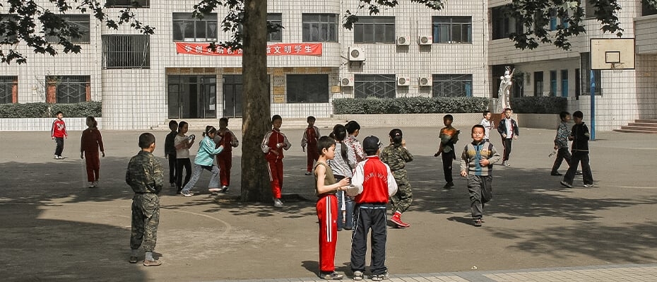Alunos são ordenados a renunciar à fé cristã, na China