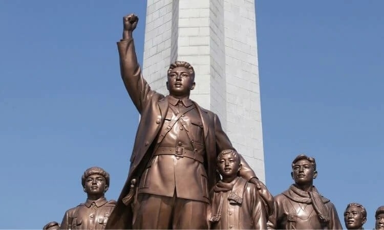 Em meio a tufões, Kim Jong-Un diz que o povo deve ‘clamar aos grandes líderes’ do país