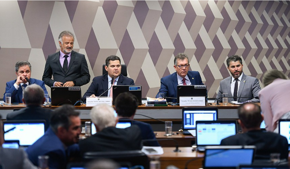 Comissão do Senado aprova PEC para proibir posse e porte de drogas