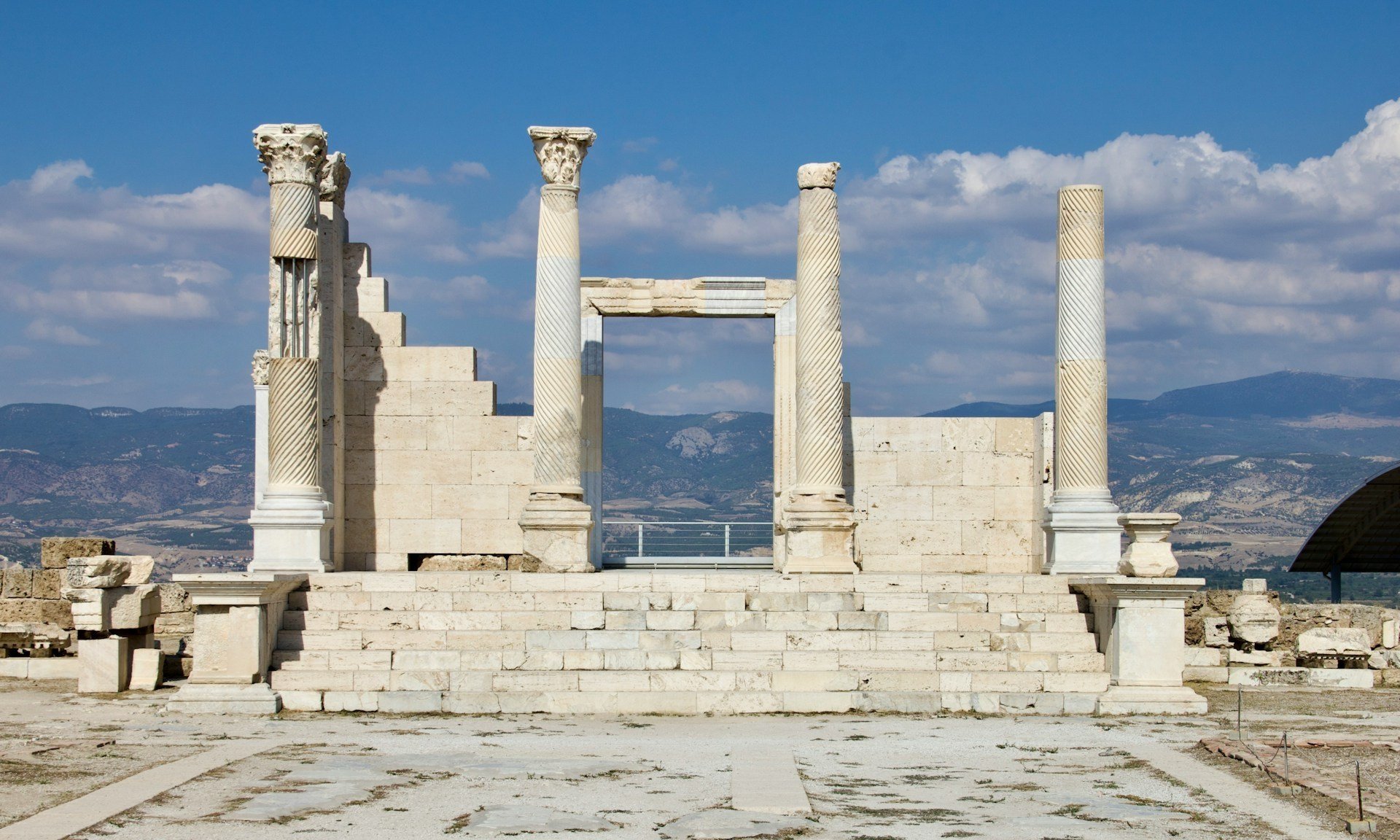 As Cartas às 7 Igrejas — Laodiceia
