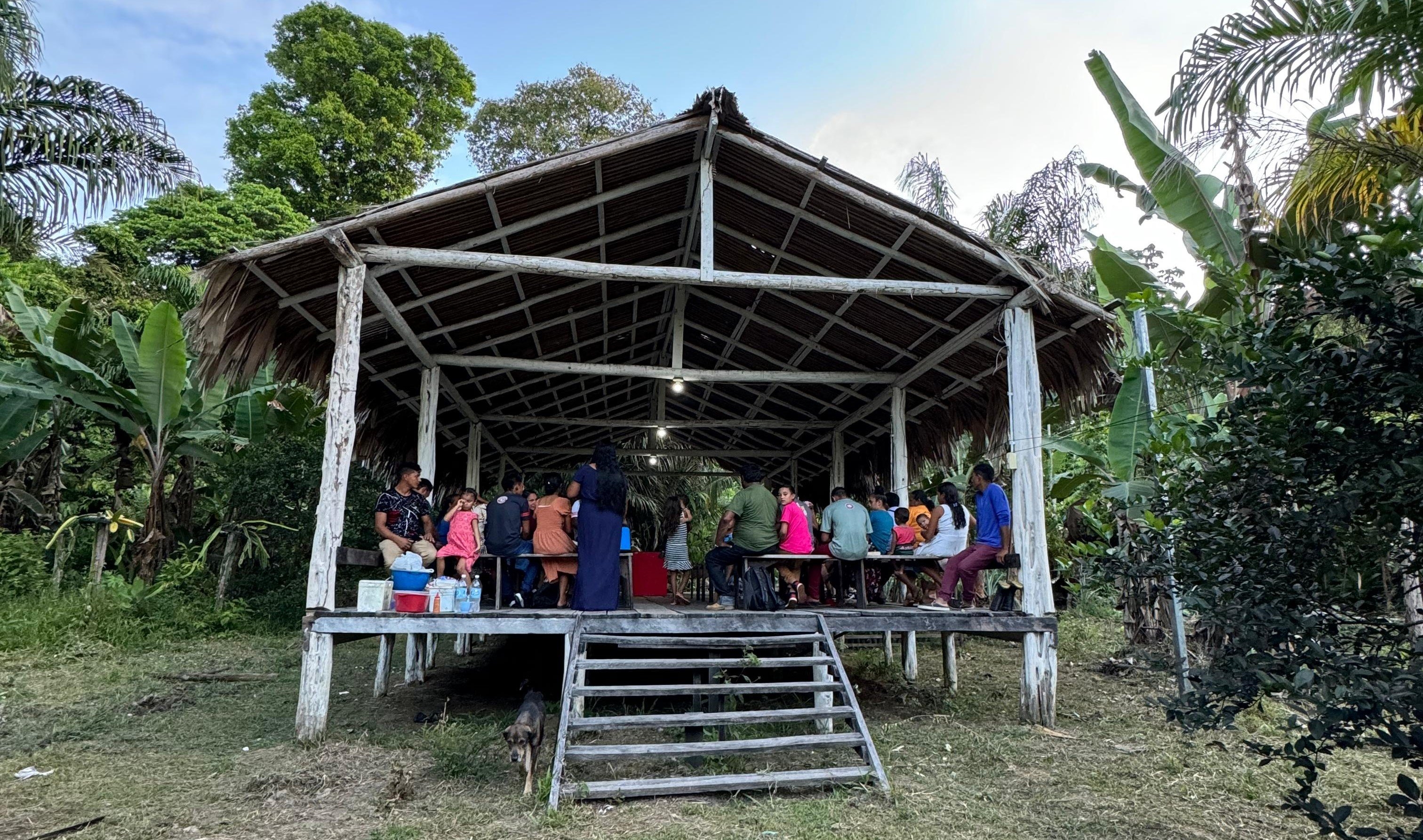 "Quando a música estourou, vieram e depois sumiram", diz missionária da Ilha de Marajó