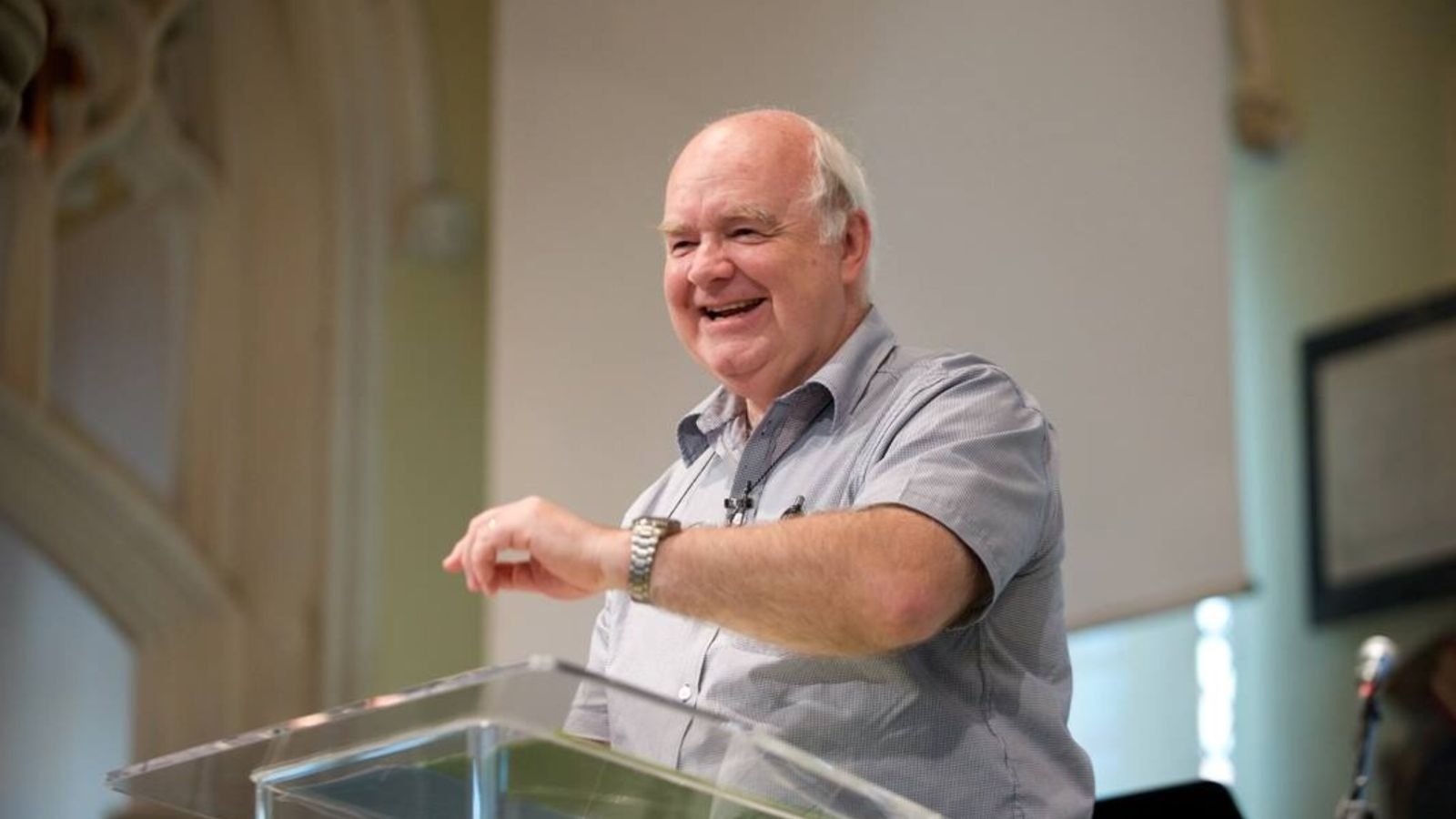 “O ateísmo é uma fé sem esperança”, declara apologista John Lennox 