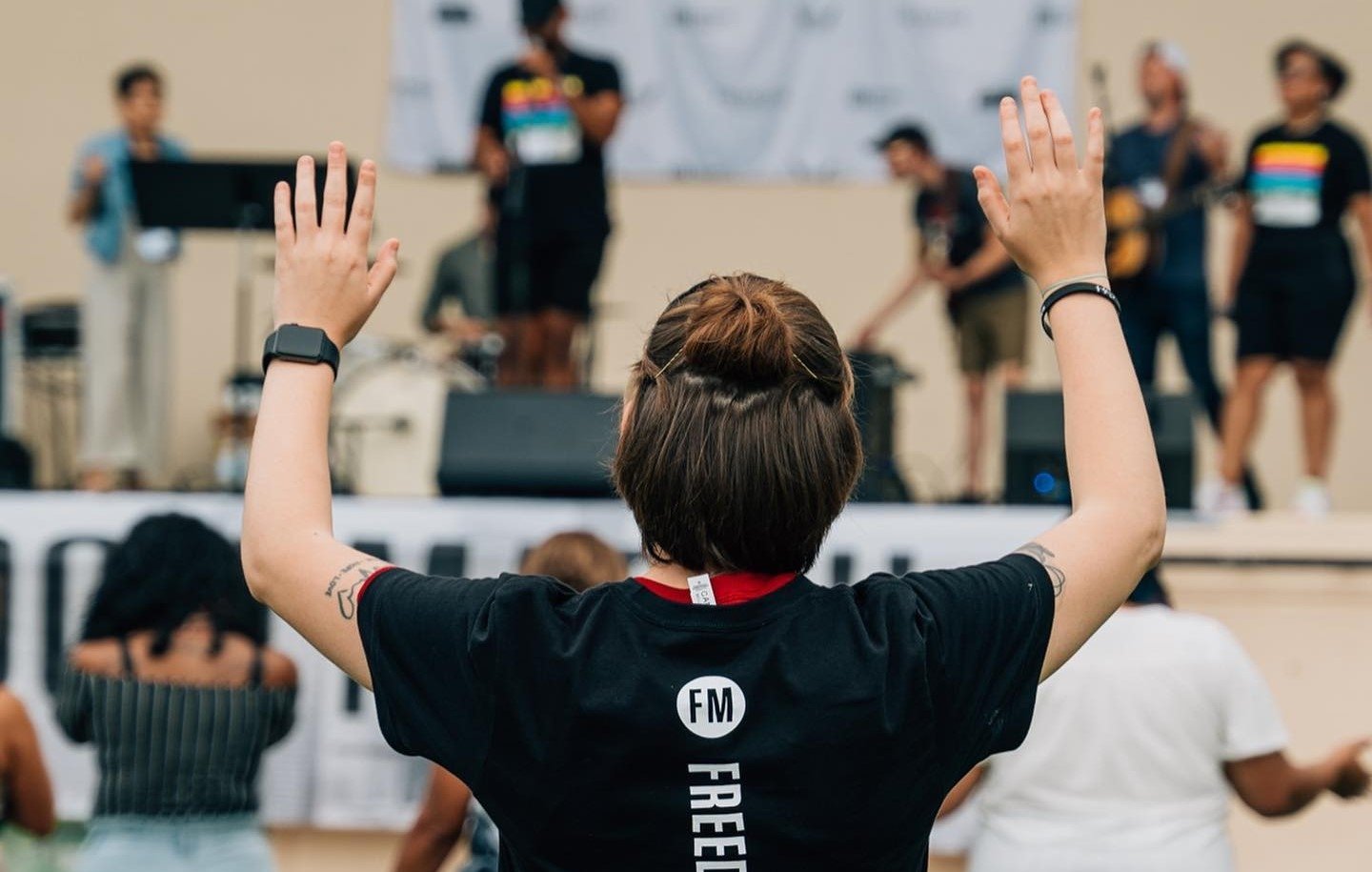 Ex-trans testemunha transformação na Marcha da Liberdade: “Agora sou uma mulher de Deus”