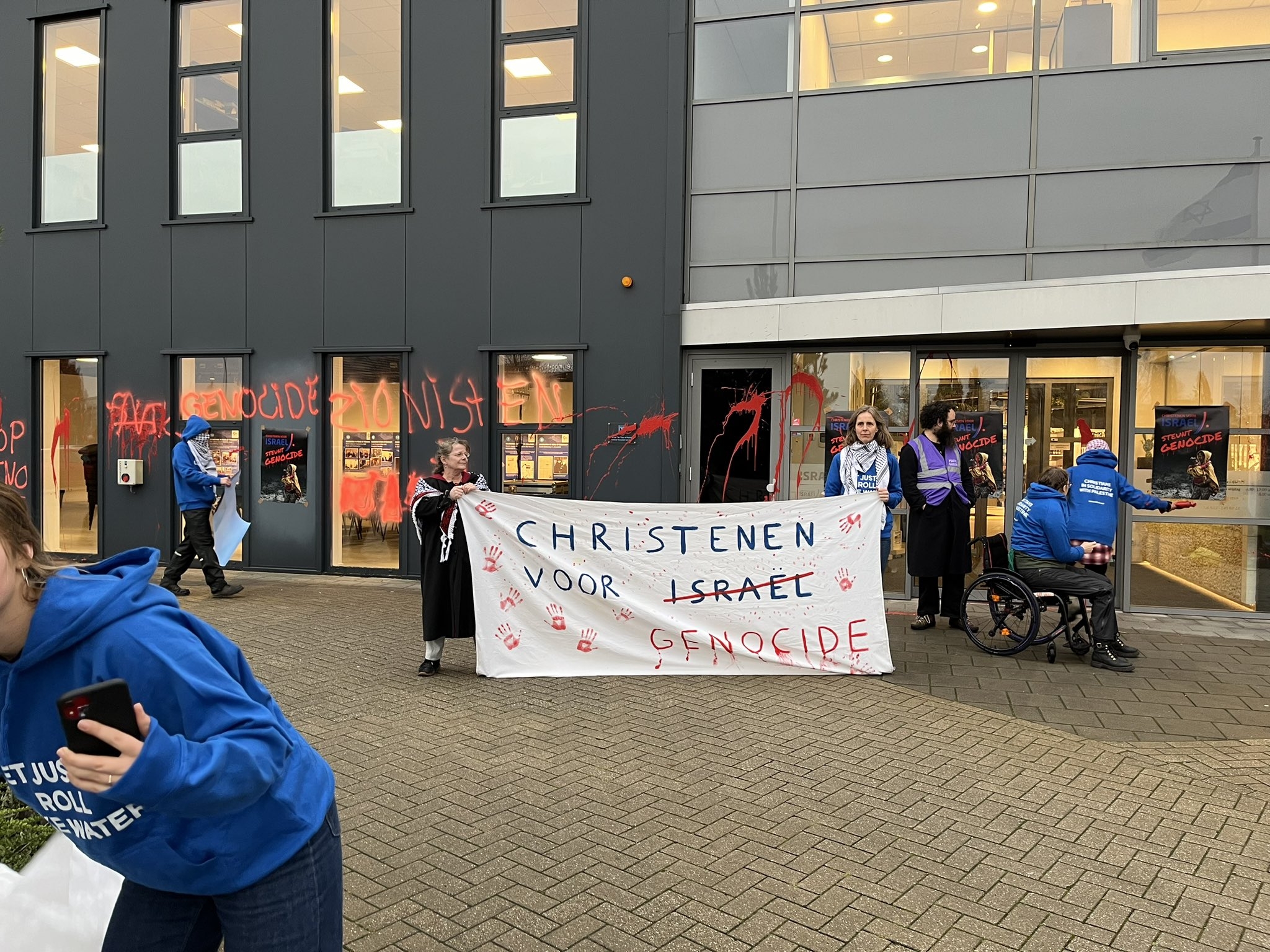 Ativistas pró-palestina vandalizam centro cristão de apoio a Israel na Holanda