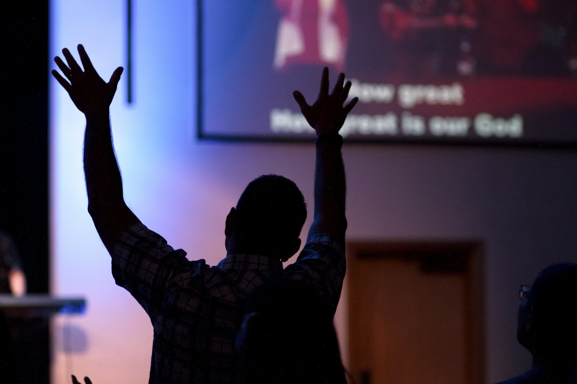 “Muitos dos nossos problemas começam no mundo espiritual”, observa pastor