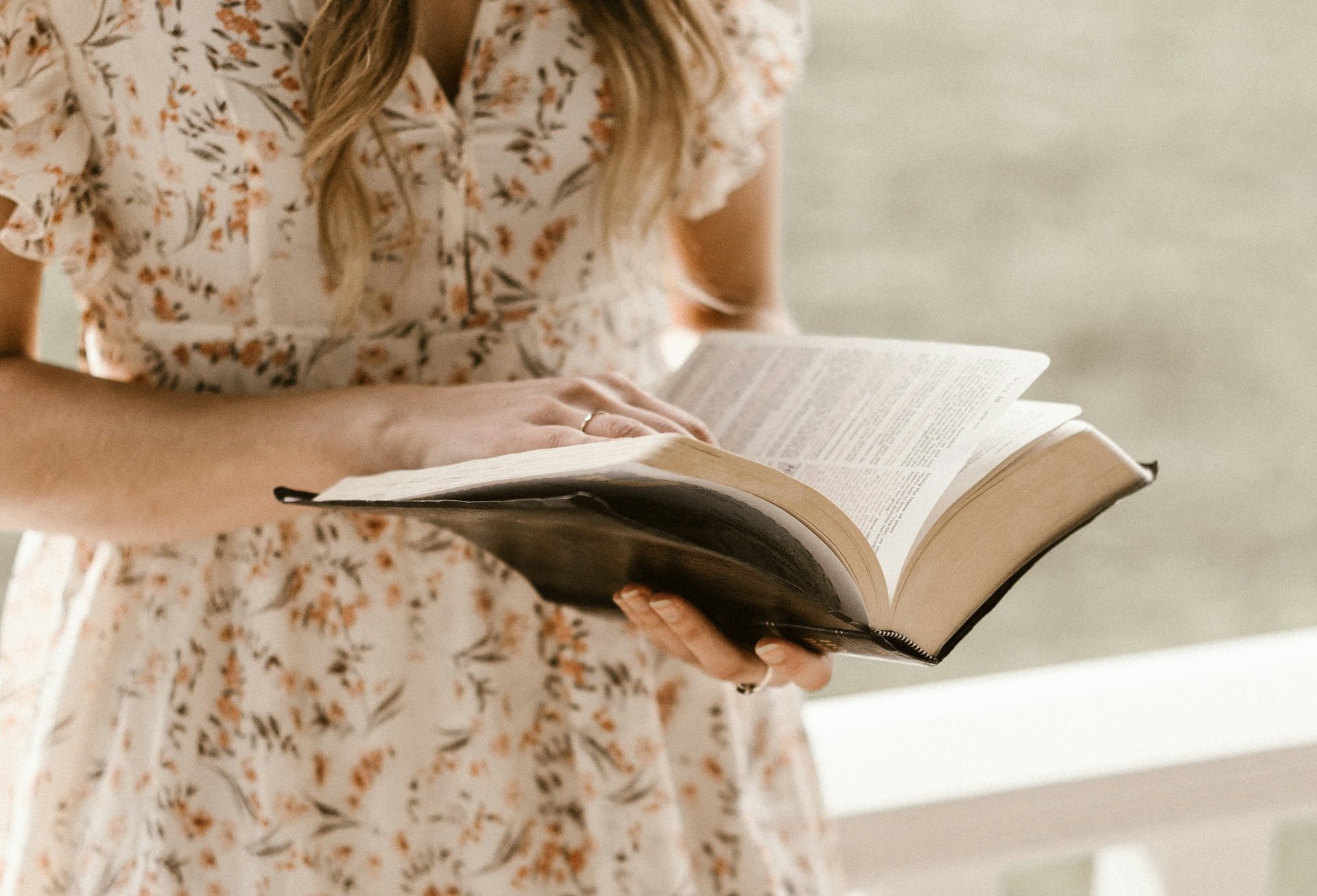 Esperança inabalável: A fé da mulher hemorrágica