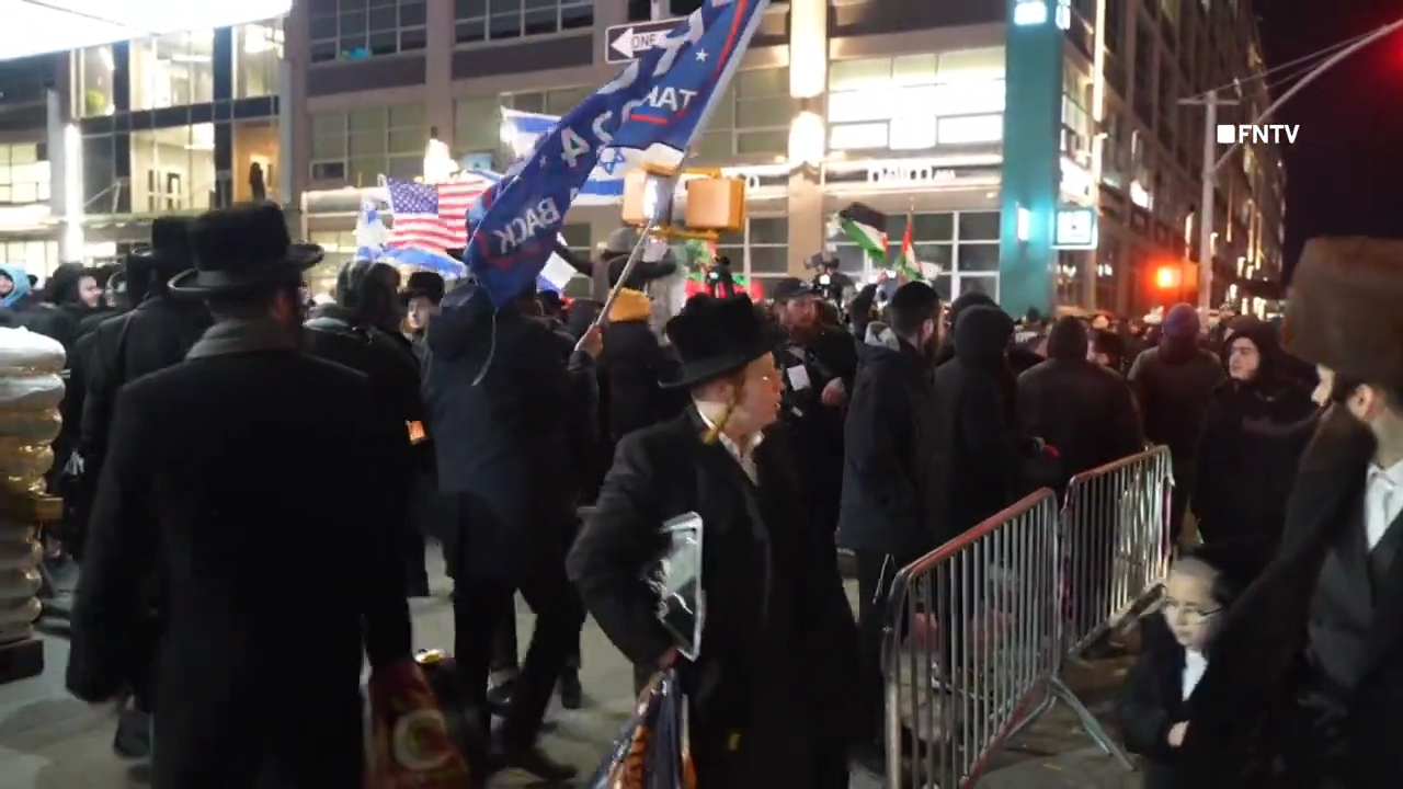 Manifestantes anti-Israel levam caos e violência a bairro judeu ortodoxo em NY