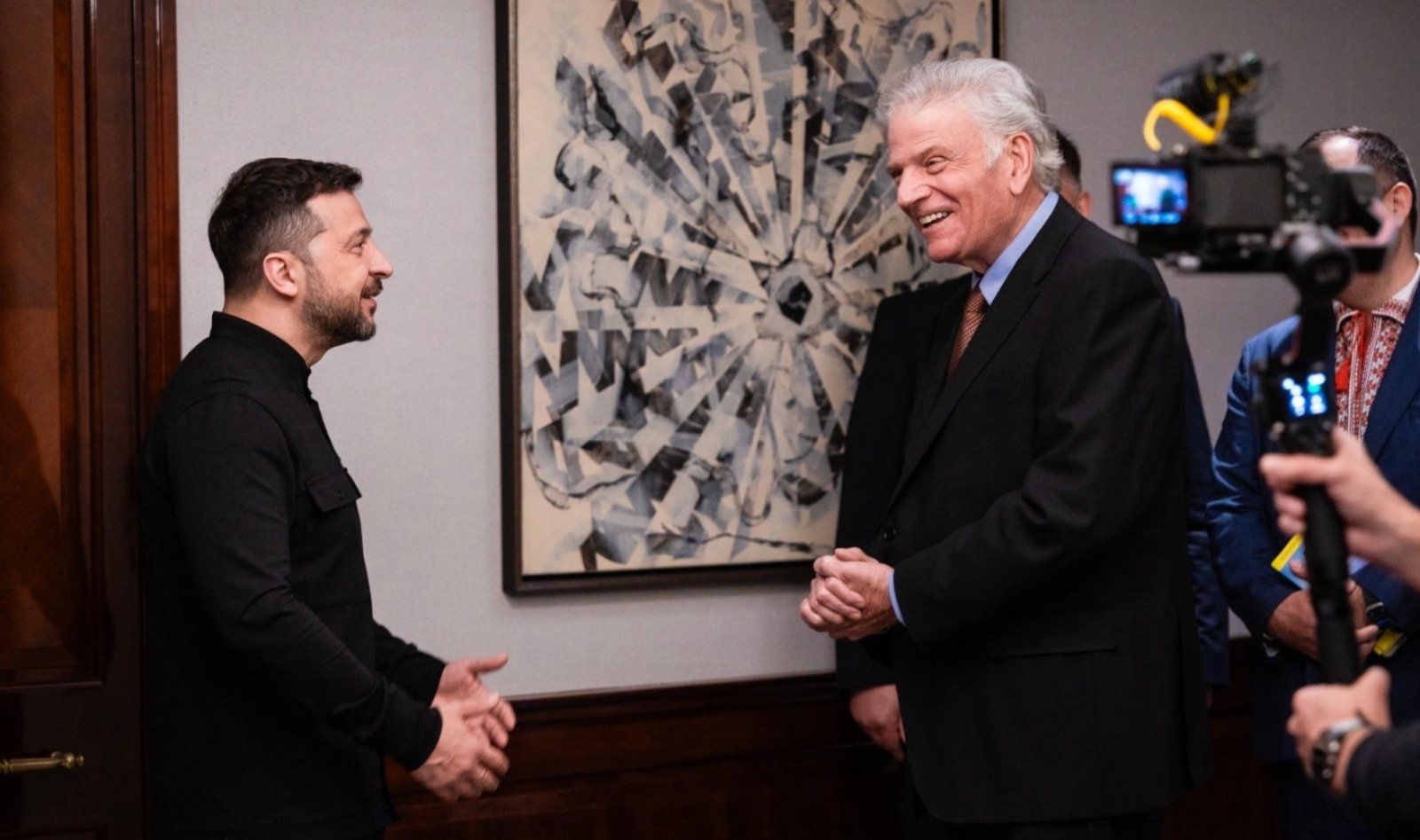 Franklin Graham ora por Zelensky em encontro na Alemanha: “Oramos pela paz””