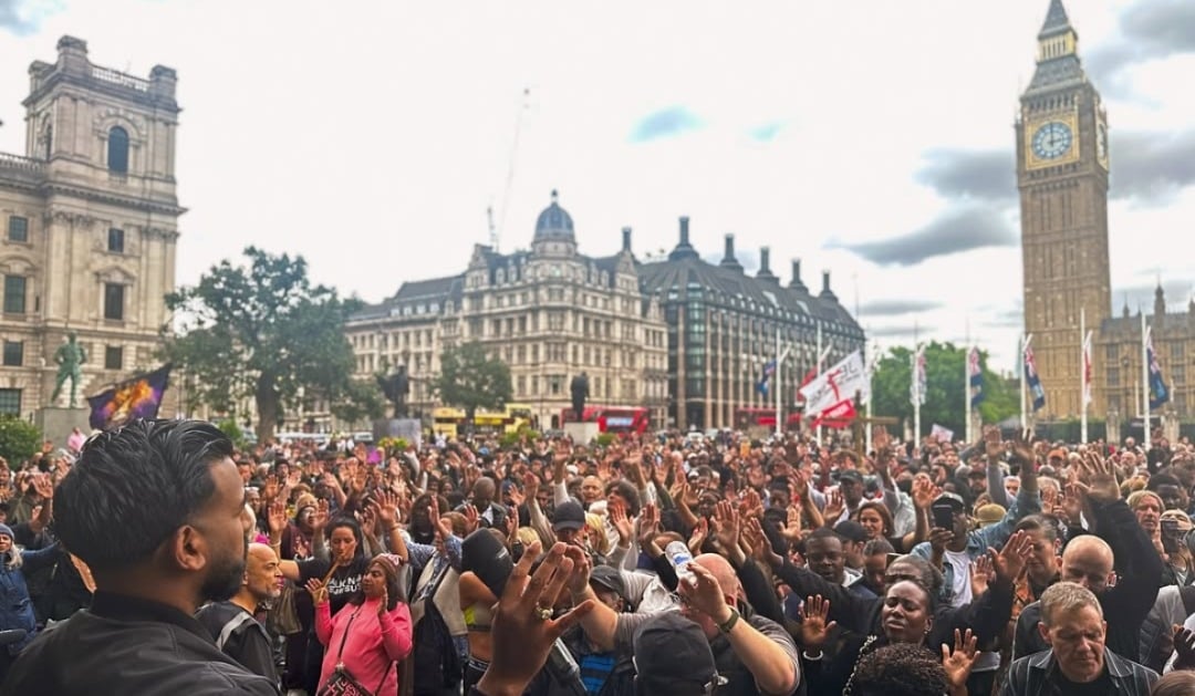 Cristãos se reúnem no Big Ben para orar pelo Reino Unido: “A igreja está sob ataque”