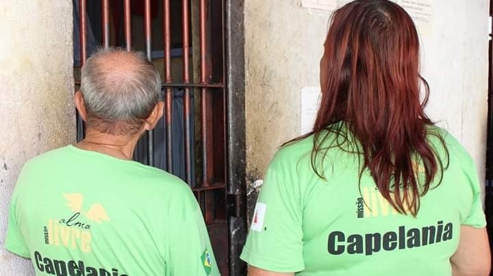 Comissão da Câmara aprova projeto que suspende proibição de evangelismo em presídios”