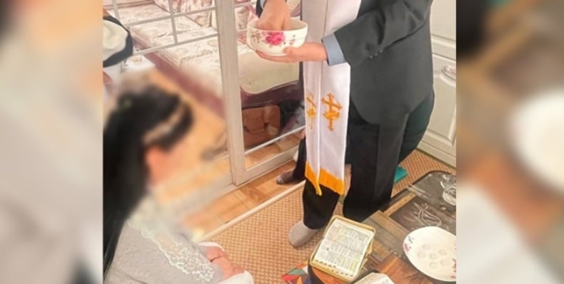 Vítimas de tráfico humano, norte-coreanas são batizadas por missão
