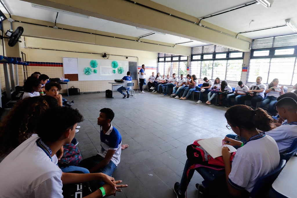 Projeto de lei que permite “intervalos bíblicos” nas escolas é aprovado em Recife