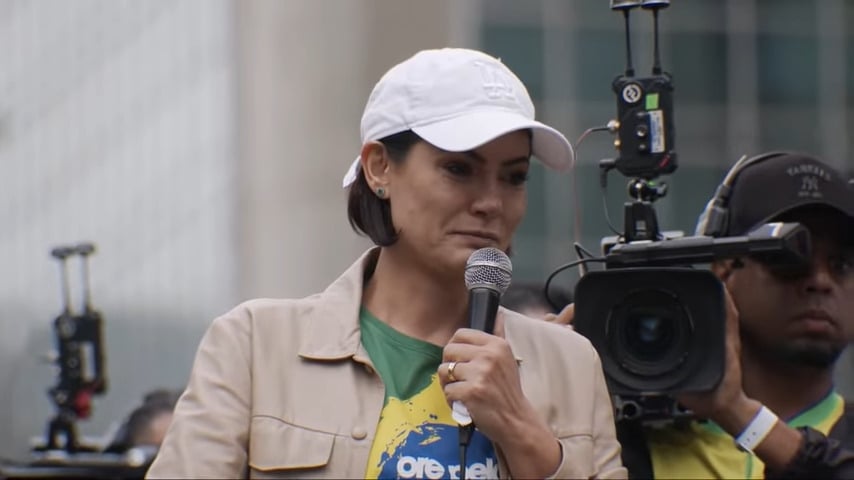 Michelle Bolsonaro diz que não pode fazer culto doméstico por ordem judicial