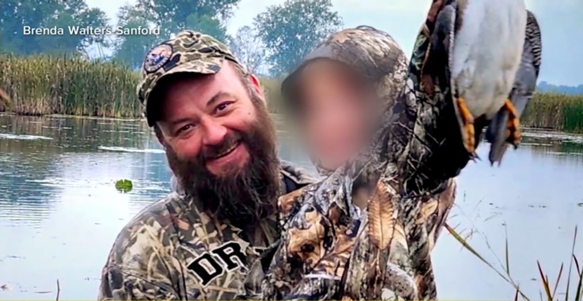 Membro de igreja levanta doações para família de atirador: “Cuidar do órfão e da viúva”