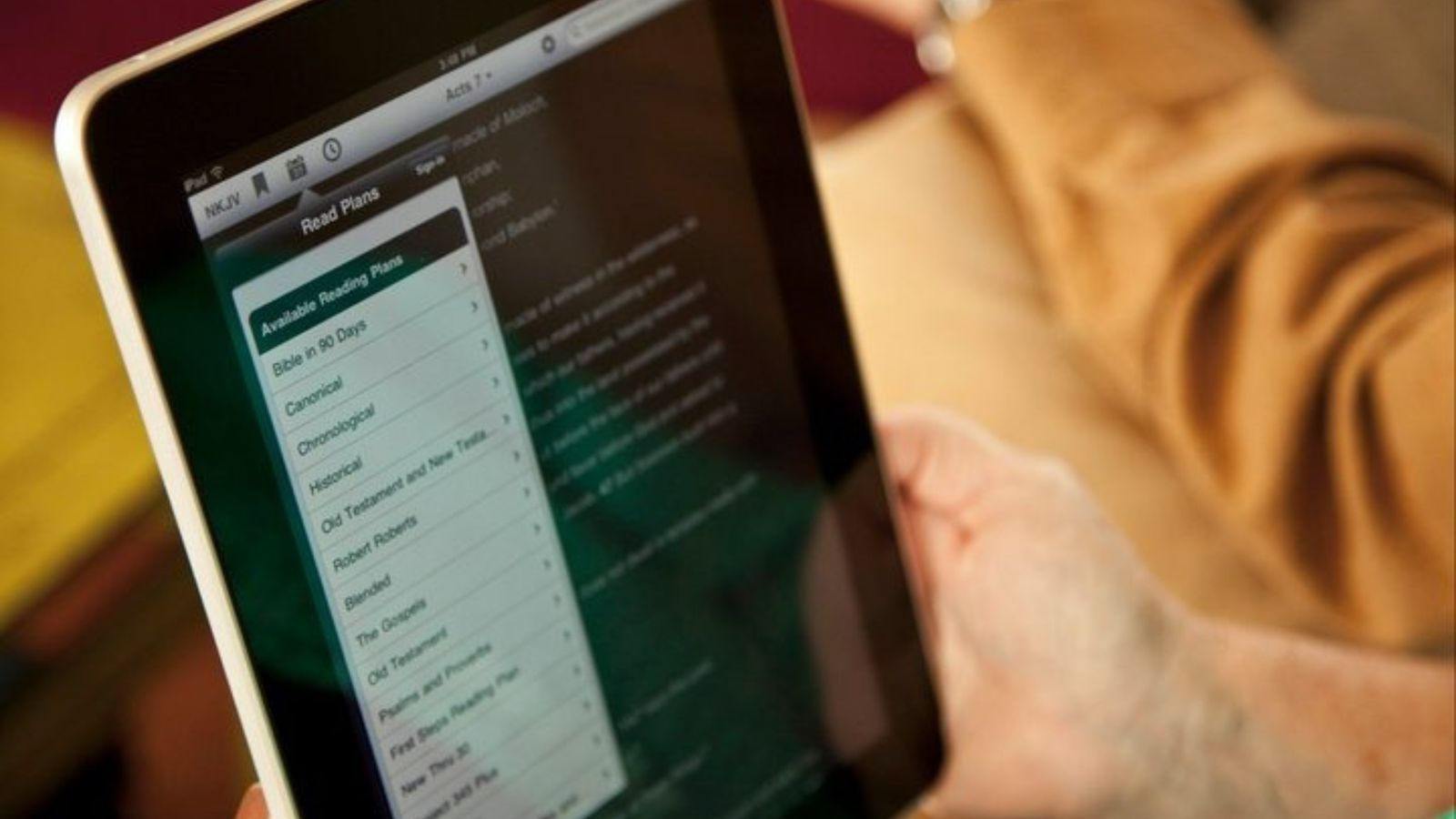 Chris Hemsworth em 12 Heróis