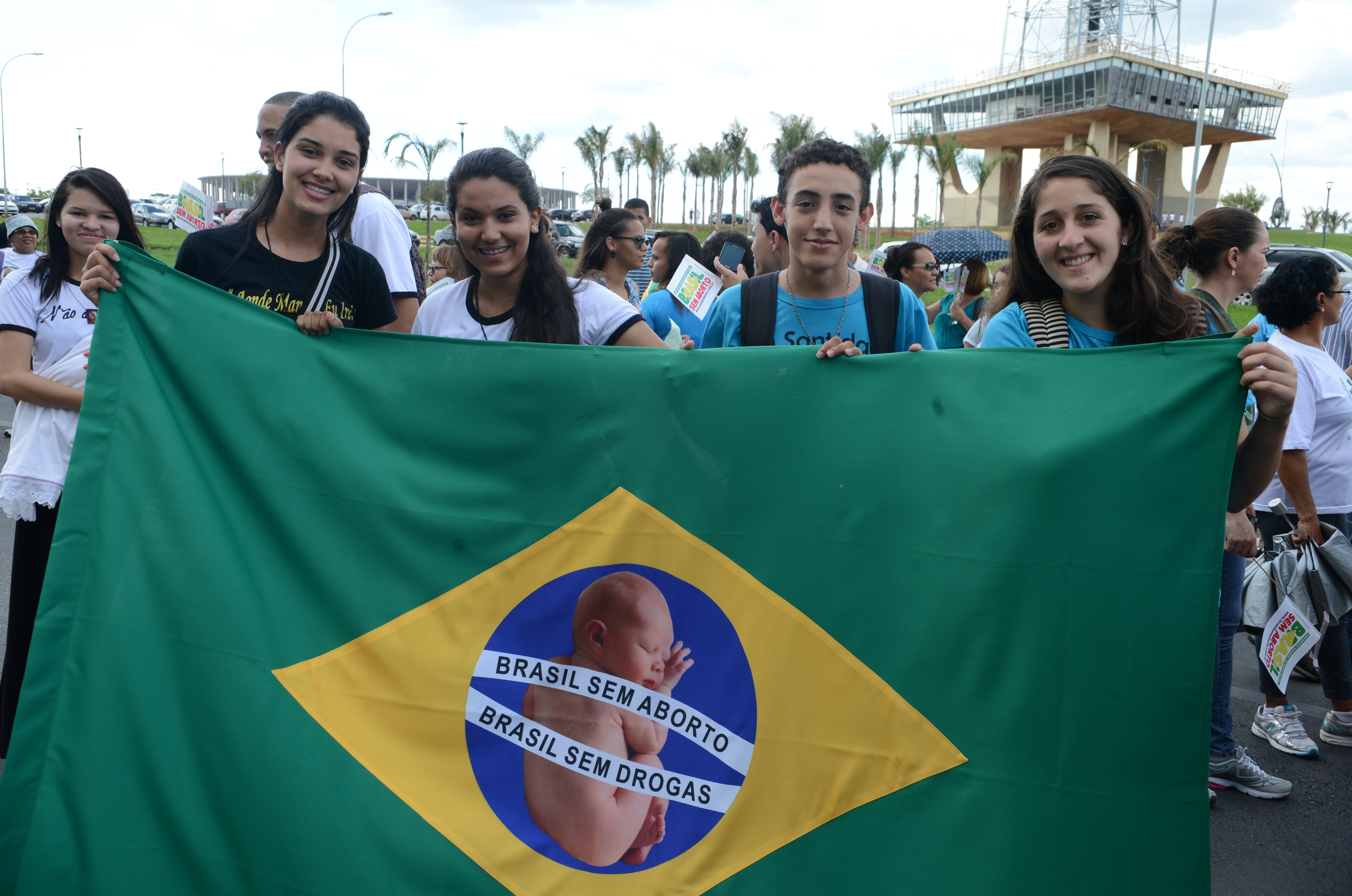 Geração Z e Millennials são os mais contrários ao aborto no Brasil, diz pesquisa