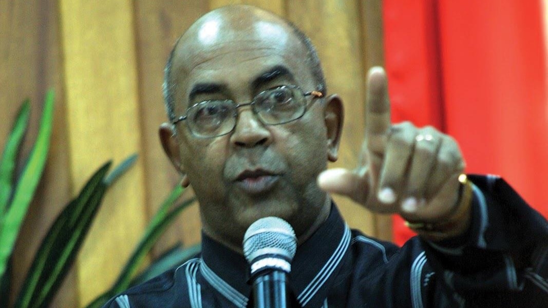 Ex-mestre sala que se converteu alerta: "Os portais do inferno se abrem no Carnaval”