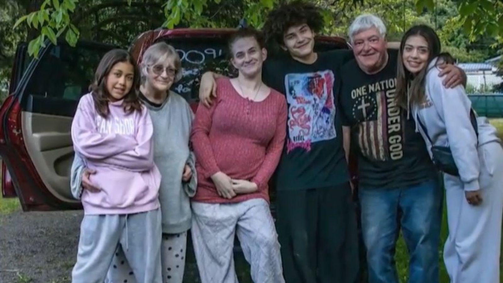 Avô grava Bíblia toda em áudio para deixar para os netos: “Espero que isso os leve a Jesus”