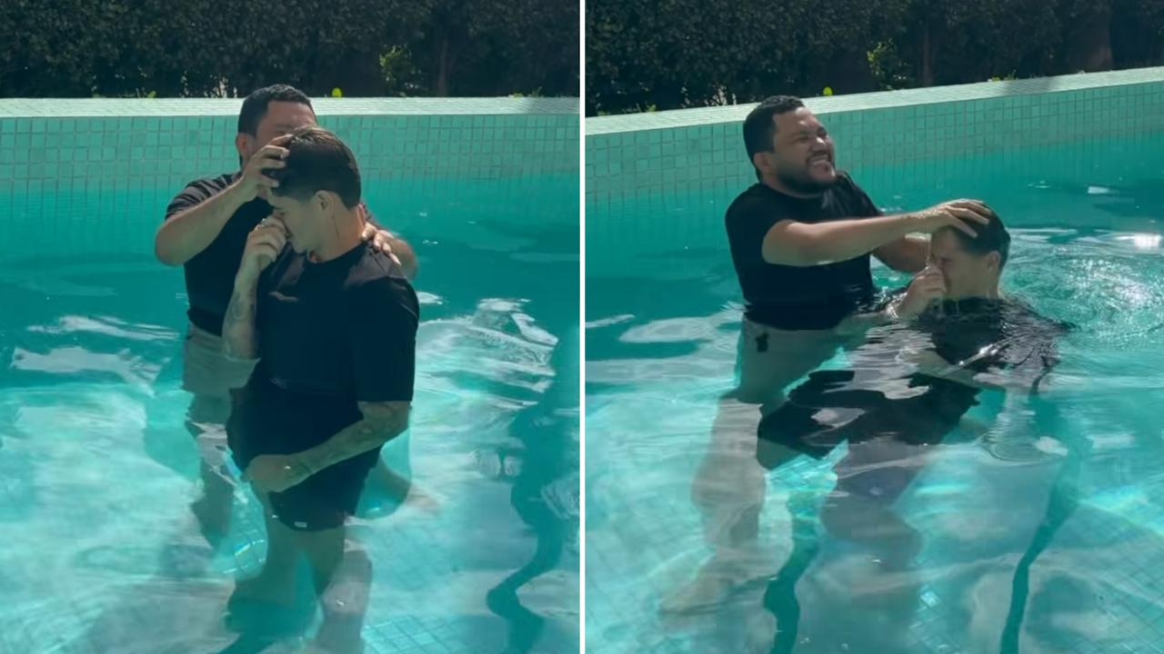 Jogador do Palmeiras é batizado em SP: “Nova criatura”