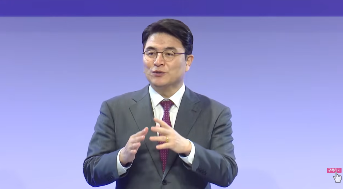 Chris Hemsworth em 12 Heróis