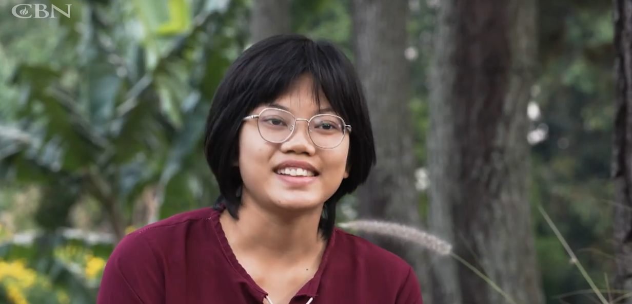 Muçulmana aceita Jesus após sonhar com homem de branco: “Decidi entregar minha vida a Ele”