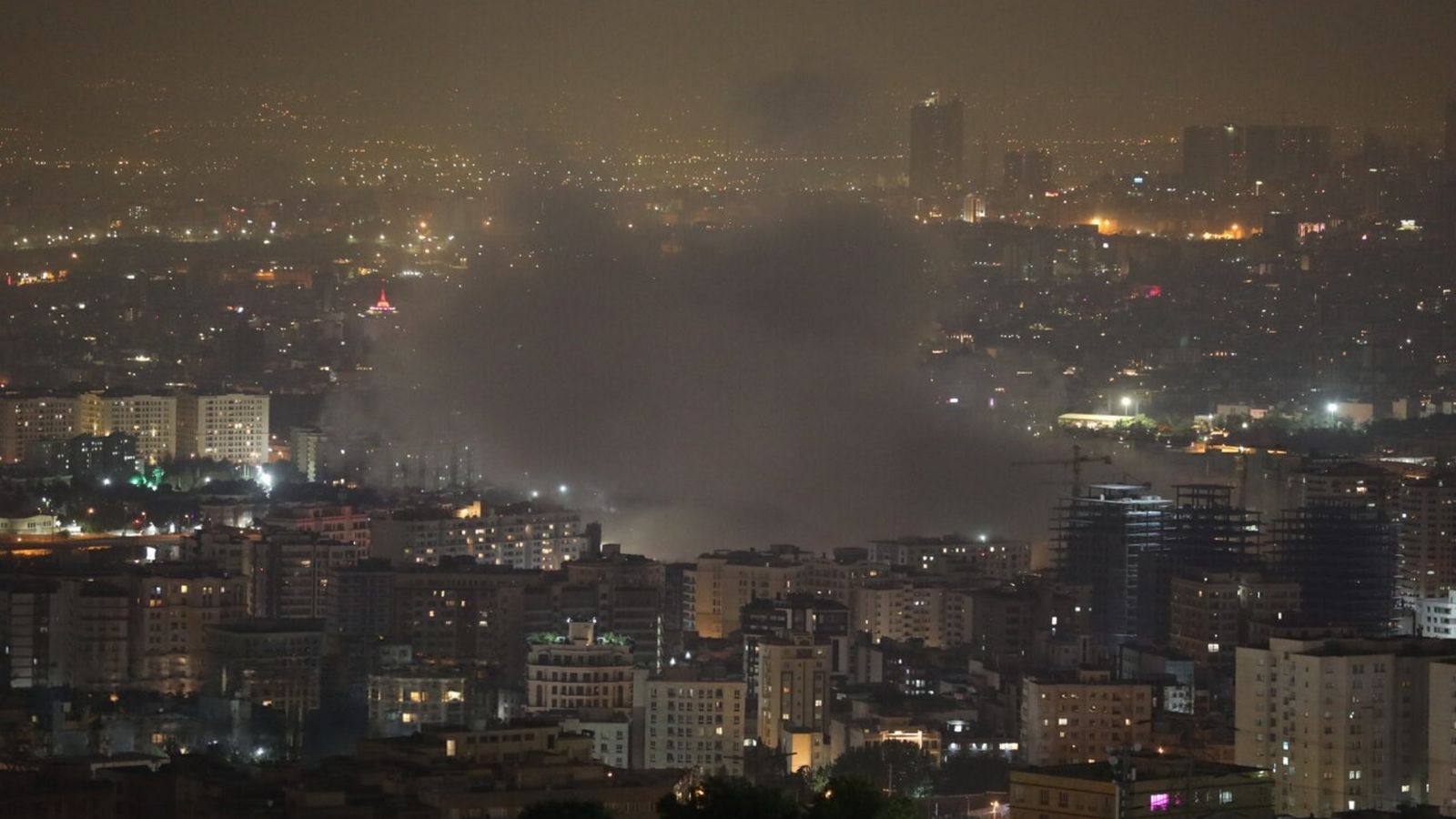 Chris Hemsworth em 12 Heróis