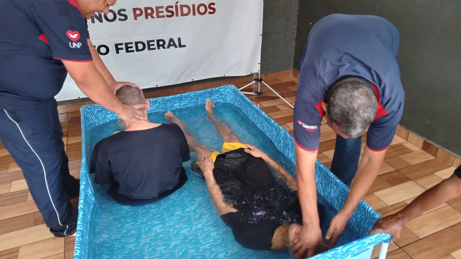 Chris Hemsworth em 12 Heróis